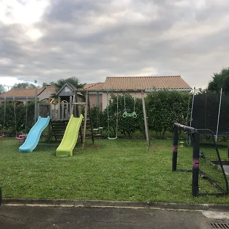 Vila Maison Proche D'angouleme 8 Couchages Avec Piscine